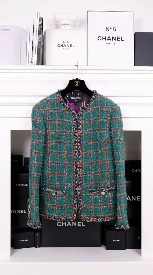 Chanel 23A green tweed two-pocket jacket