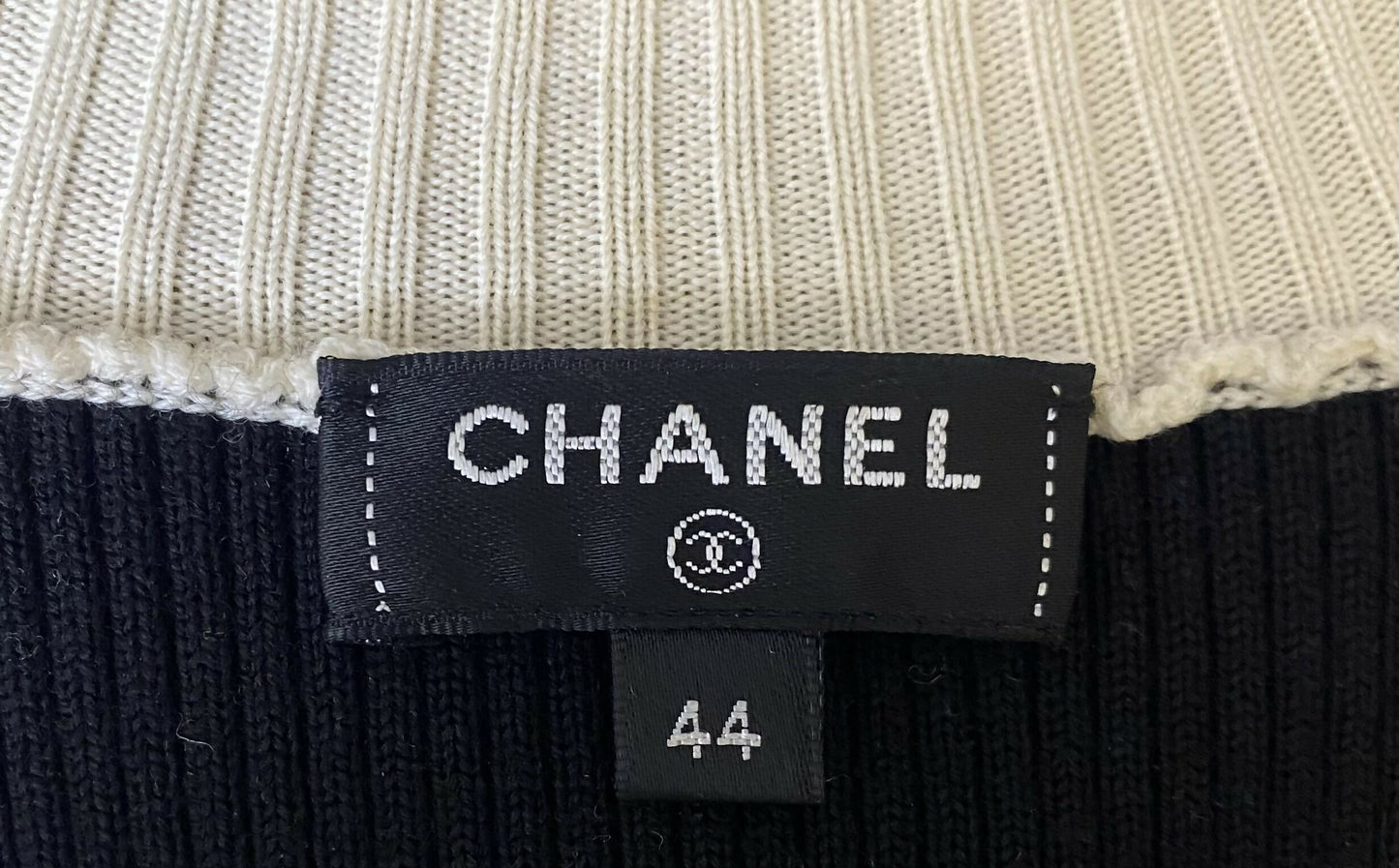 CHANEL 2019 MAXI BLACK CREAM RIBBED WOOL KNIT DRESS FR 44