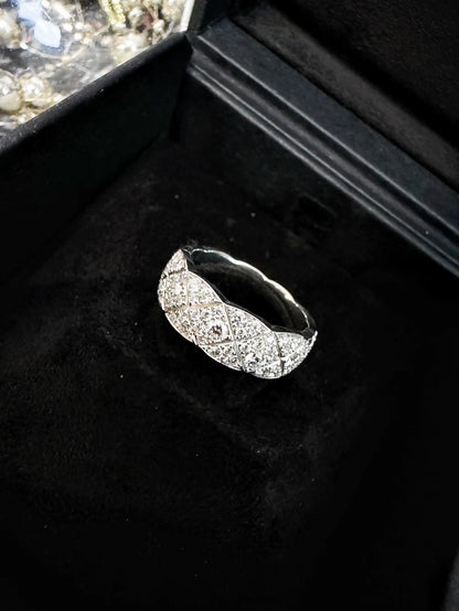 Chanel Coco Crush wide white gold ring with full diamonds