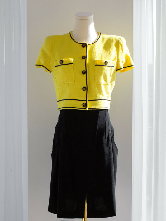 Chanel Vintage S:S1995 Barbie Cropped Yellow Black 95P Jacket Corset Skirt Suit 3