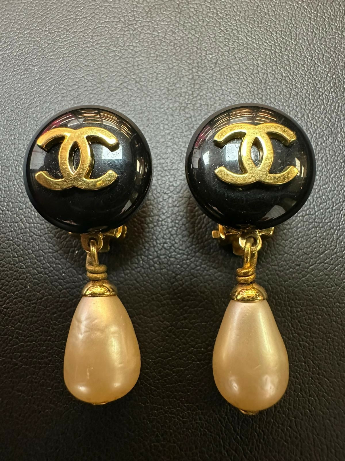 Chanel Vintage 96C Resin & Imitation Pearl Dangle Black Clip-on Earrings