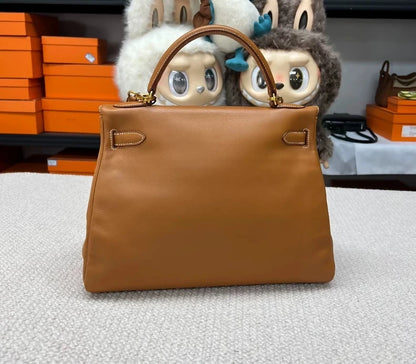 Hermès Kelly 32 in gold-brown calf leather gold hardware