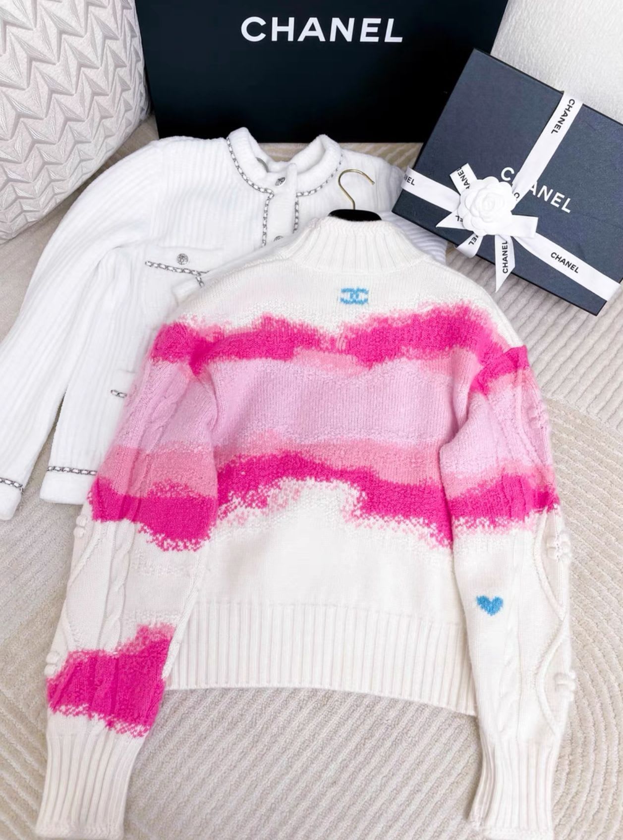 Chanel 22 coco neige ski series No. 5 sweater