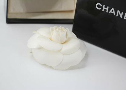 Chanel Vintage 81-85 Silk Light White Beige Camellia Brooch