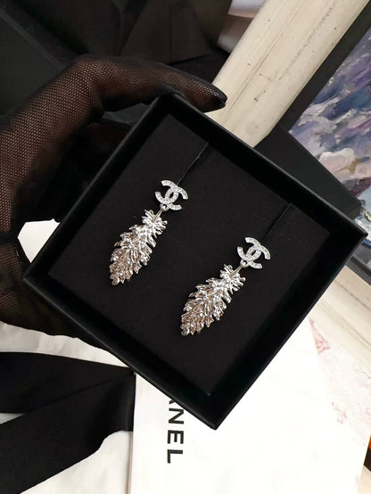 Chanel 25SS Silver and Diamond Double C Earrings