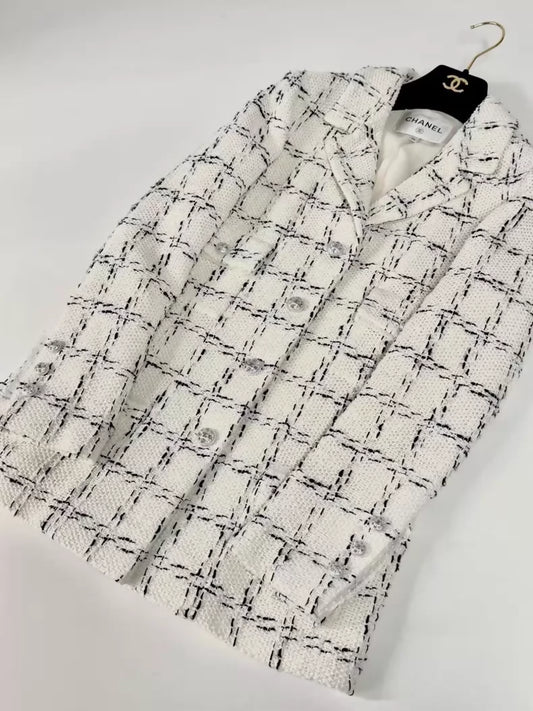 Chanel 23S Black and White ecru tweed Jacket