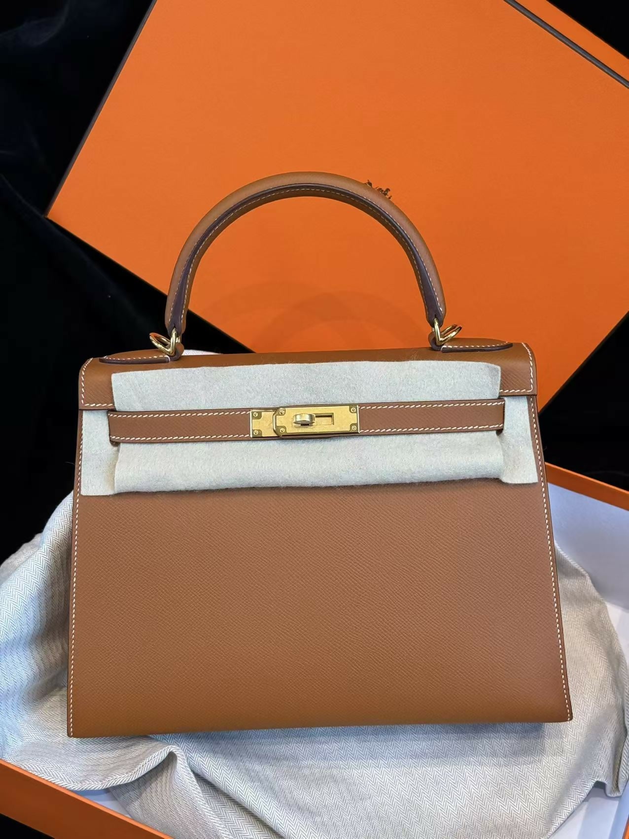Hermès Kelly 28 Gold Epsom Leather with Gold Hardware