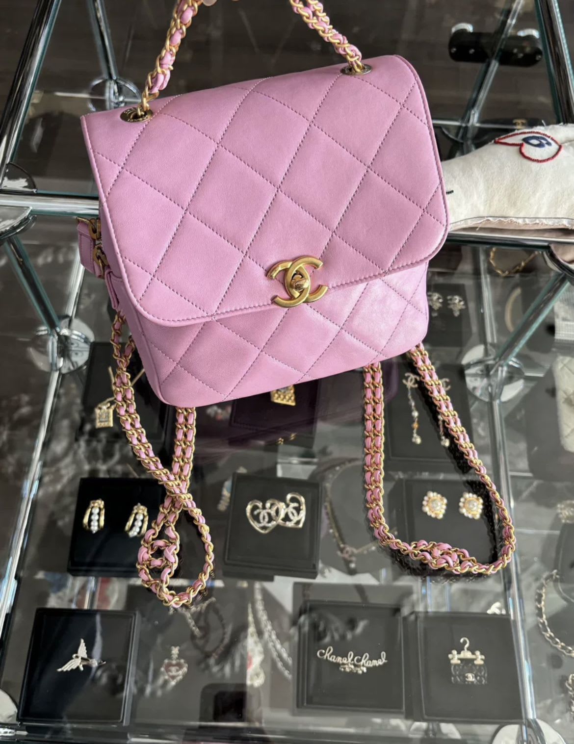 CHANEL Chanel 23 pink backpack gold hardware - Medium Backpack - Vintage fashion from Wararni