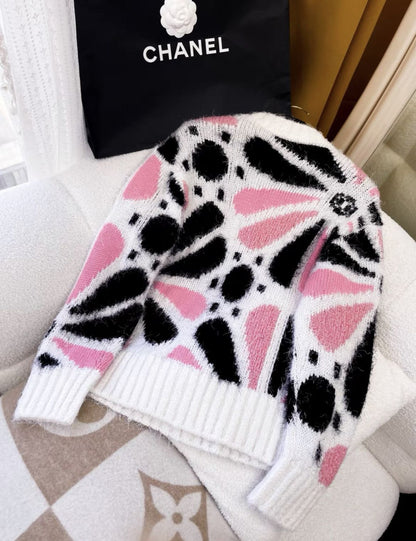 Chanel 23AW  pink and black sweater