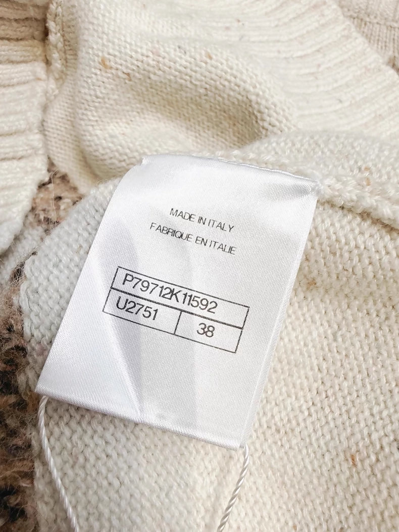 Chanel 25N beige cashmere cardigan with reindeer and four-leaf clover