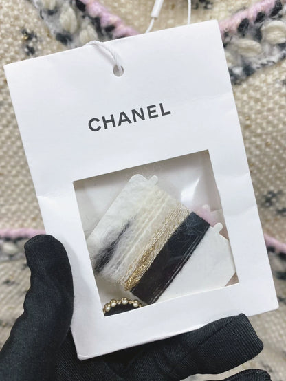 Chanel 21A white knitted jacket