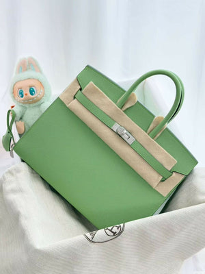 Hermès Birkin 25 Sellier Vert Avocat / Avocado Green Leather with Palladium Hardware Z Stamp