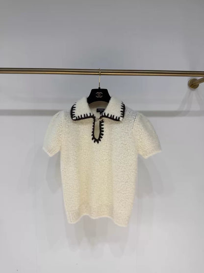 Chanel 25N ecru  Collar Top with Bow and Rhinestone Button