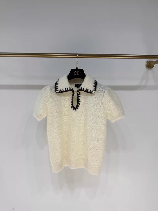 Chanel 25N ecru  Collar Top with Bow and Rhinestone Button
