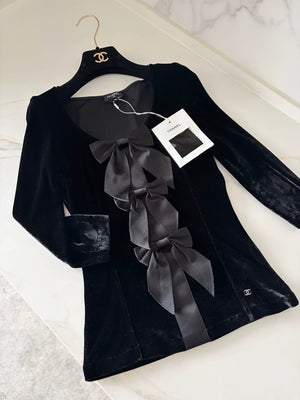 Chanel 25K Black Bow Velvet top