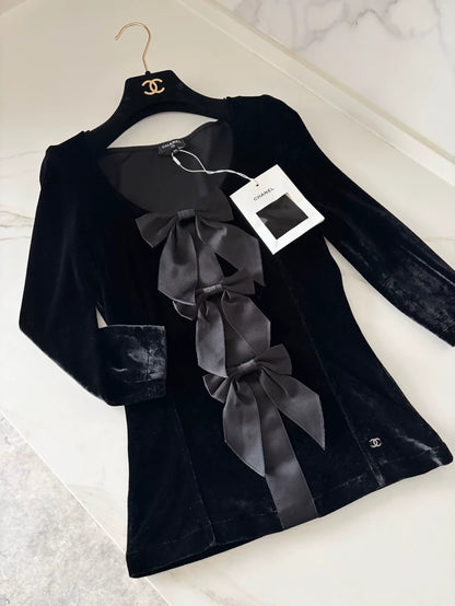 Chanel 25K Black Bow Velvet top