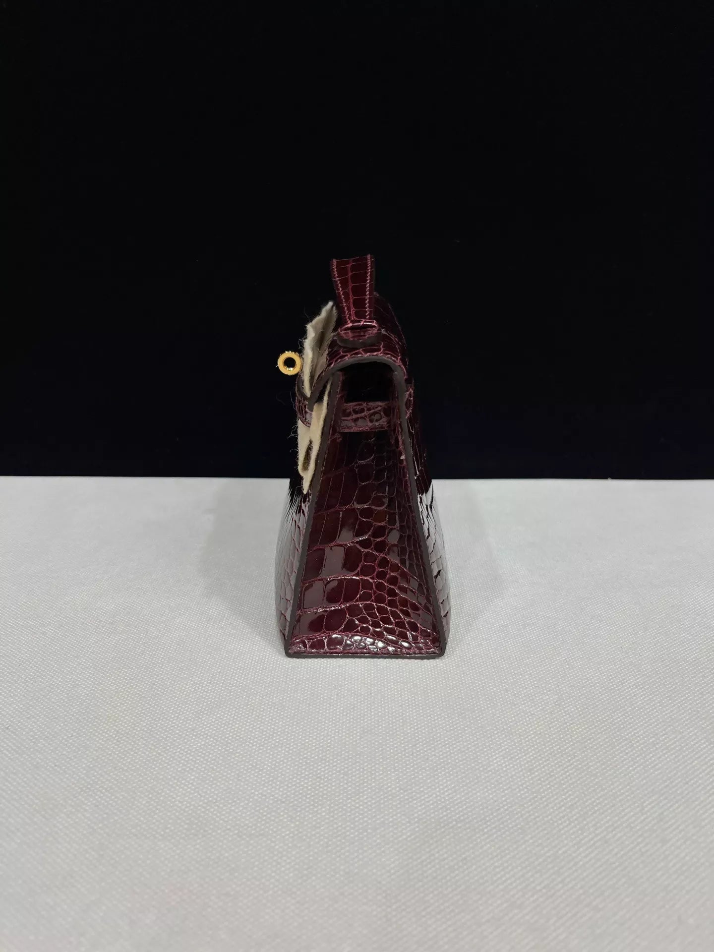 Hermes kelly Pochette Bordeaux Shiny Crocodile Leather Gold Hardware