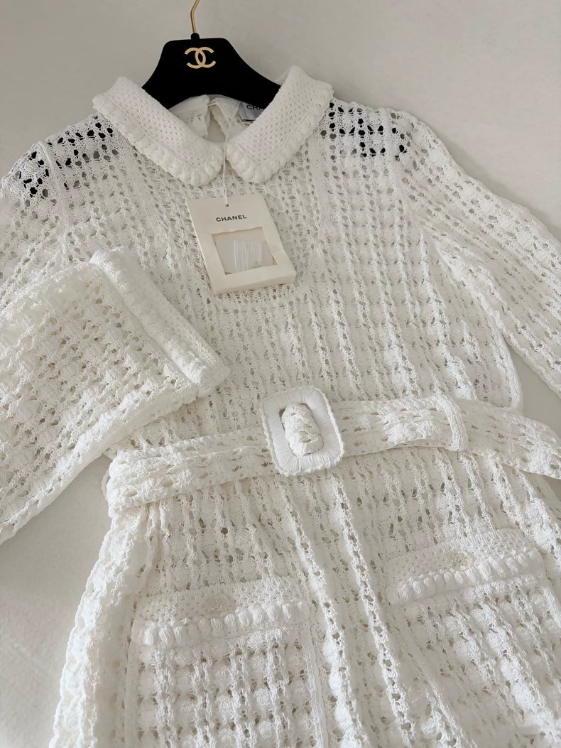 Chanel 26C White Knit Collar with Belt Top