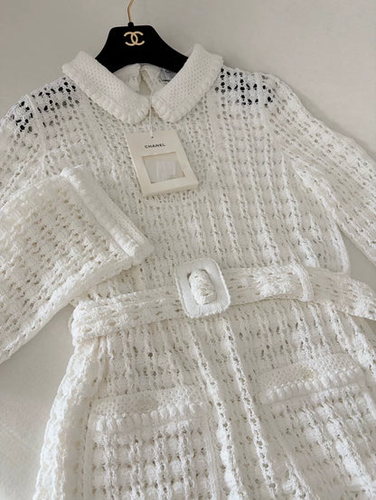 Chanel 26C White Knit Collar with Belt Top