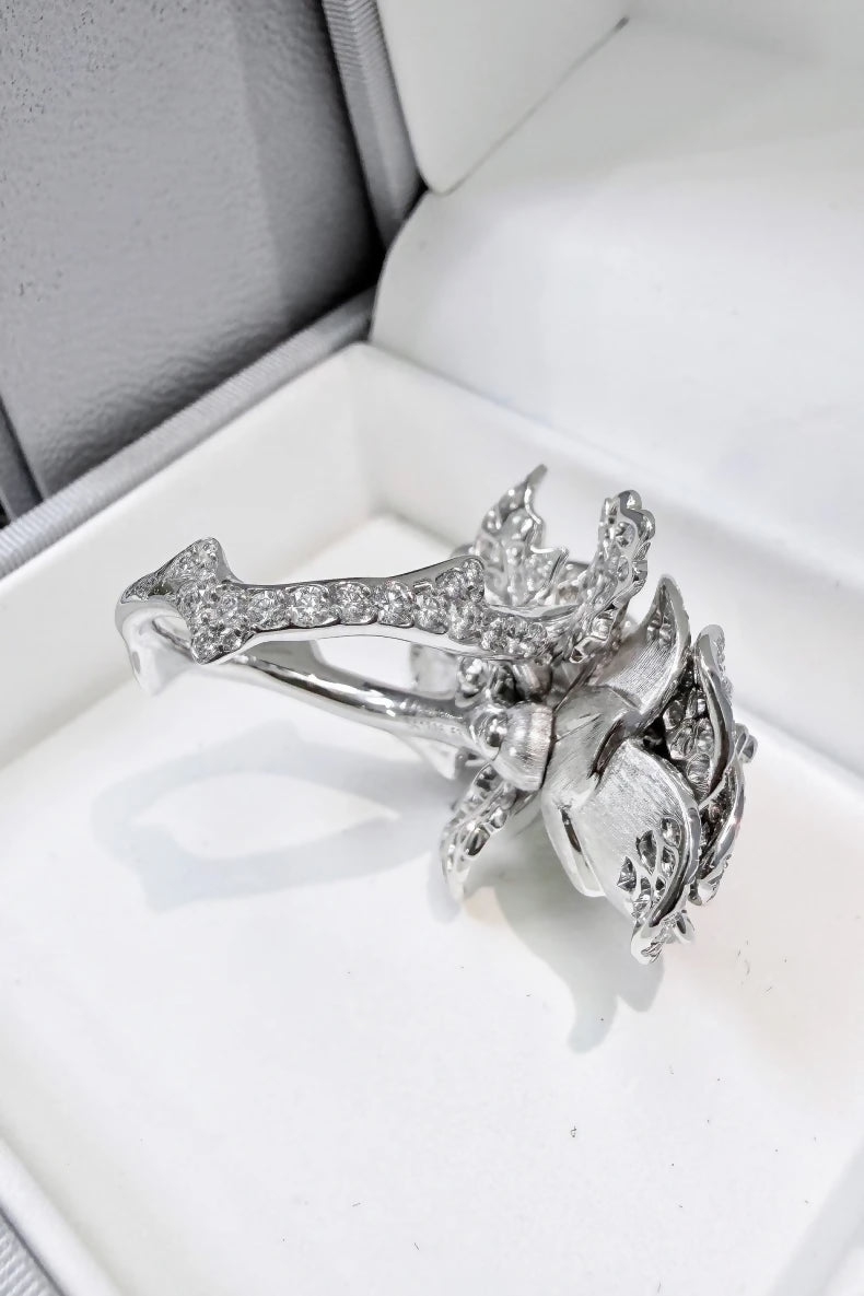 Dior Rose Bagatelle white gold ring with two roses and full diamonds