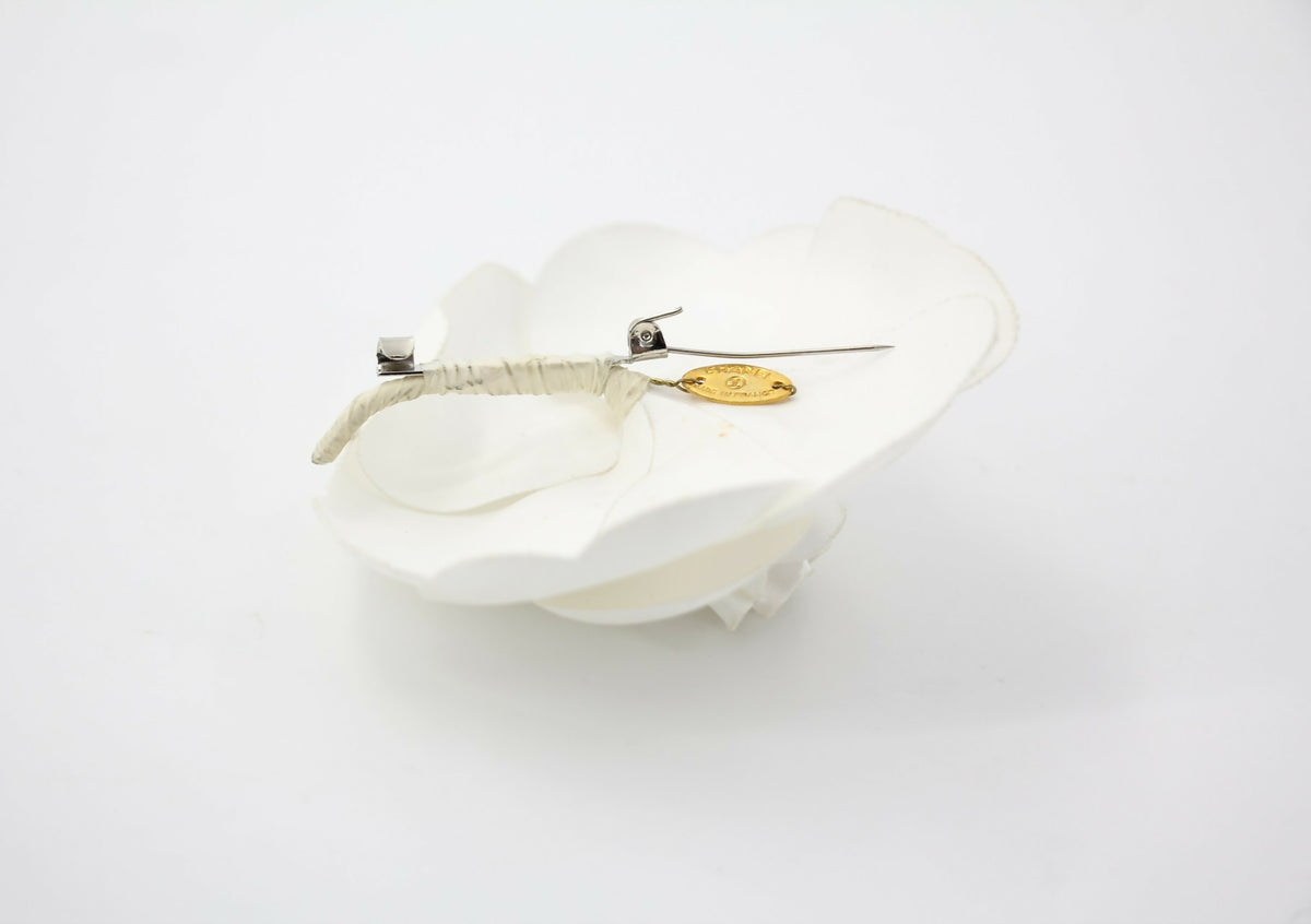 Chanel Vintage 81-85 Canvas White Camellia Brooch