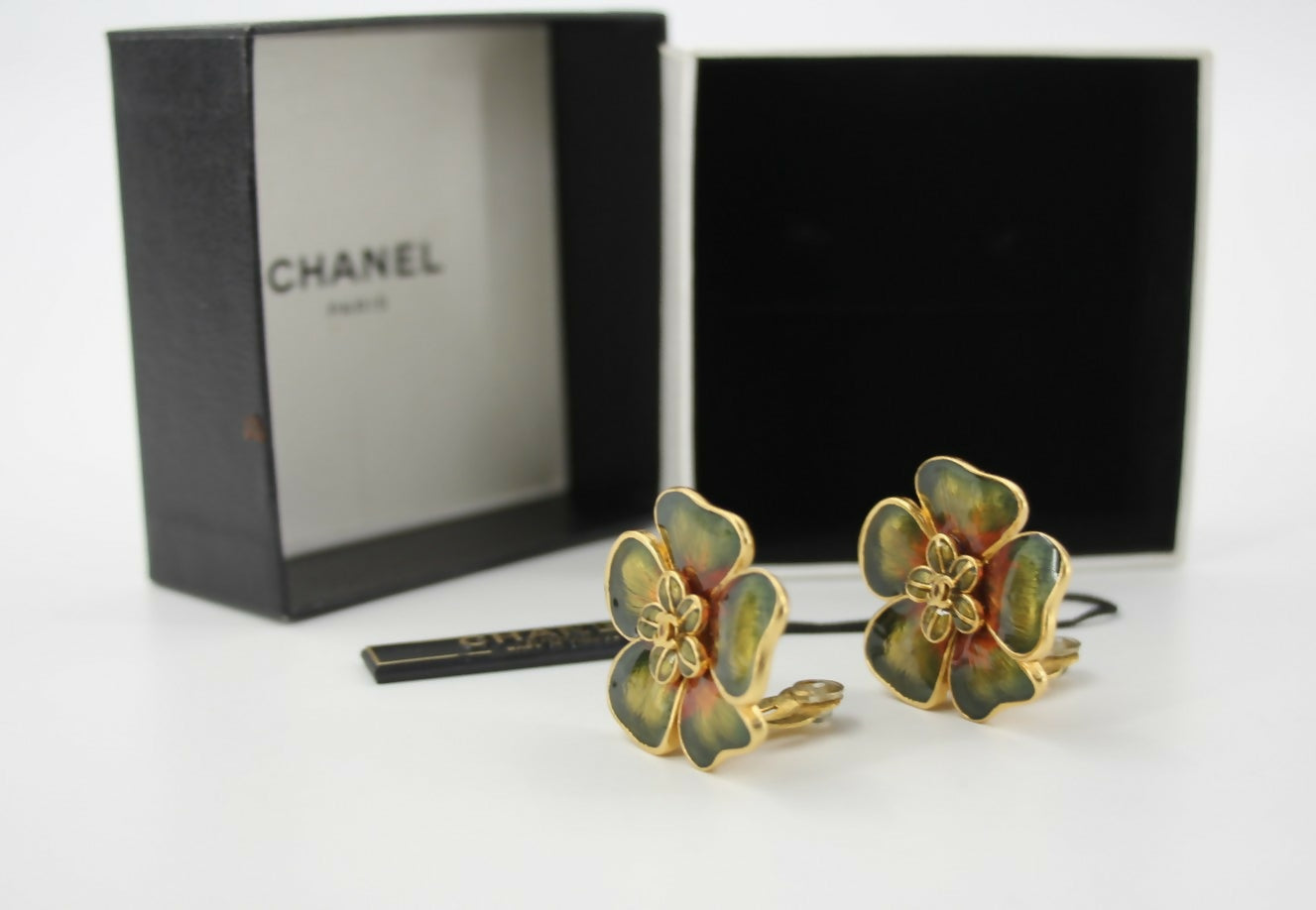 Chanel Vintage 03P Gripoix Green Orange Floral CC Clip-on Earrings