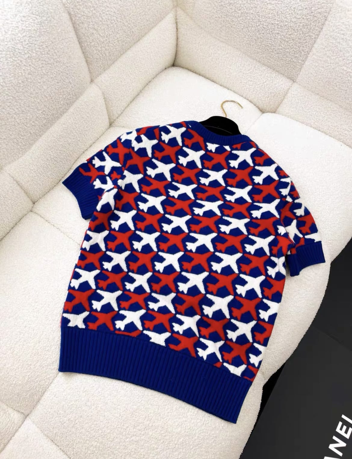 Chanel 2016 airport collection blue and red cashmere top – Wararni.com