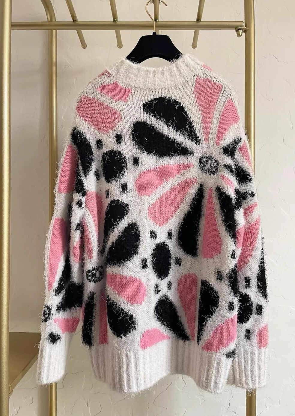 Chanel 23k pink, white and black sweater
