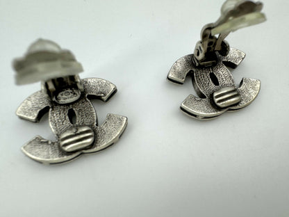Chanel Vintage 04A Metal Black Silver CC Clip-on Earrings