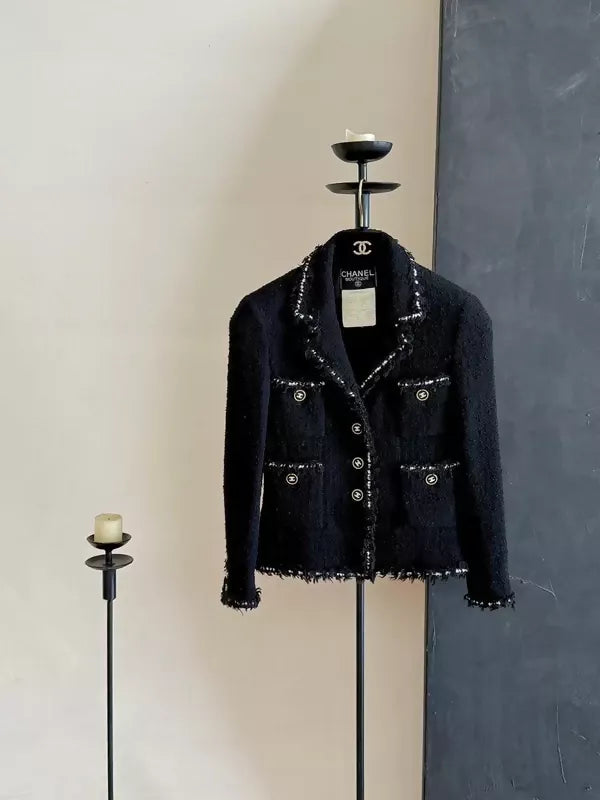 VINTAGE CHANEL ベルベットテーラードジャケット ブラック Chanel Vintage 1994 Black Vintage Museum Jacket – Wararni.com