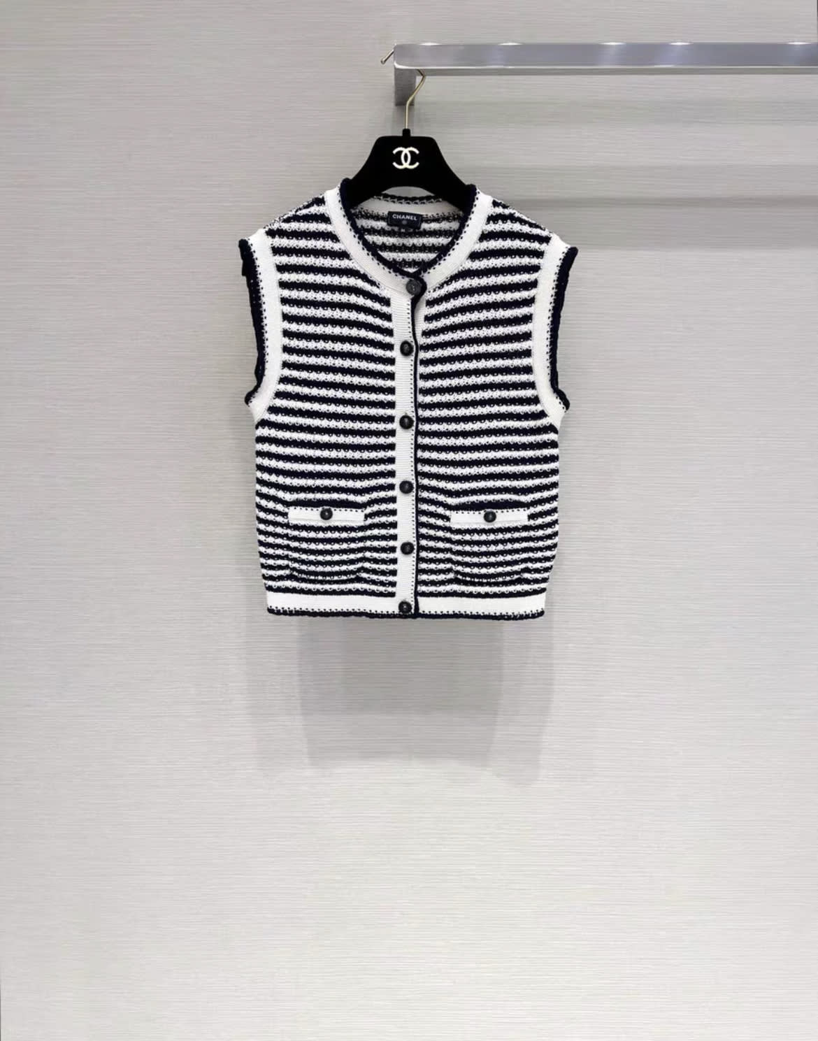 Chanel 22SS  black and white striped vest + skirt, fr36