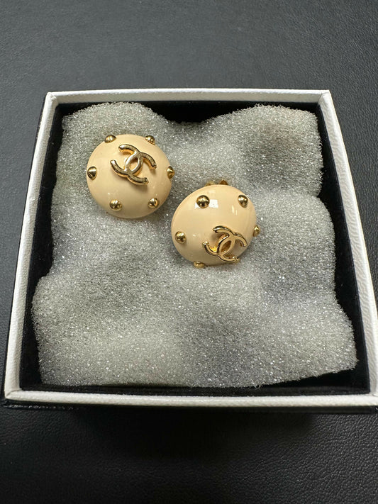 Chanel Vintage 96C Resin Beige Bean Clip-on Earrings