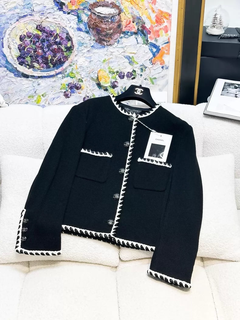 Chanel 21C Black tweed Jacket