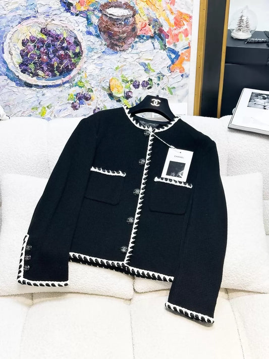 Chanel 21C Black tweed Jacket