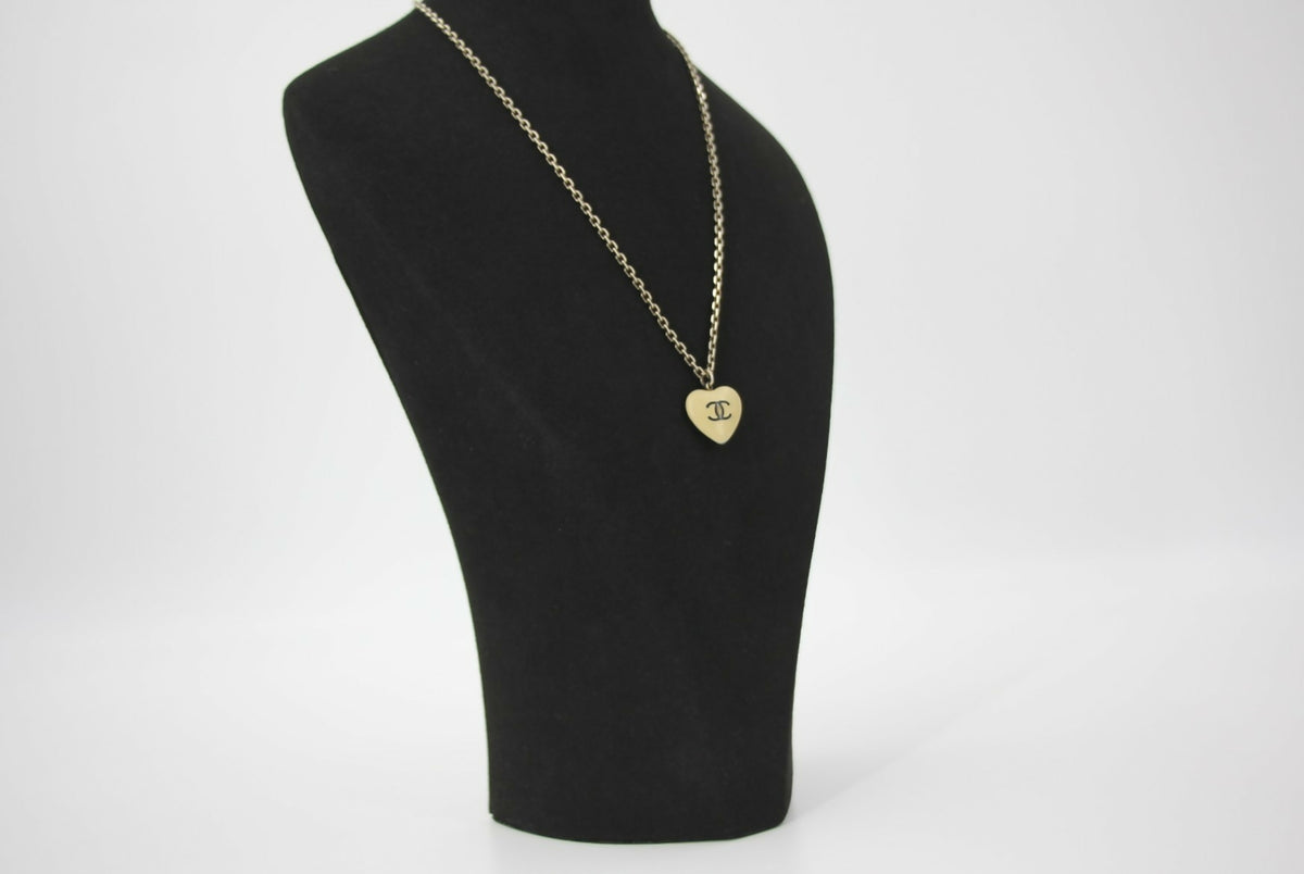 Chanel Vintage 06P Enamel Double-Sided Beige Camellia CC Logo Heart Necklace