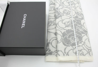 Chanel 23K Cotton Knitted Grey-white Camellia Scarf