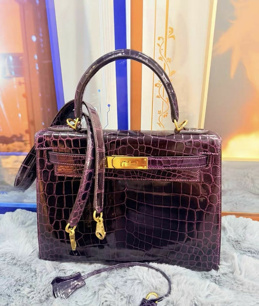 Hermès Kelly 28 Anémone / Raisin Shiny Niloticus Crocodile With Gold Hardware