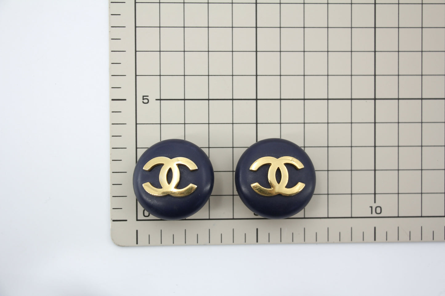 Chanel Vintage 87 Resin Navy Blue CC Logo Large Round Clip-on Earrings