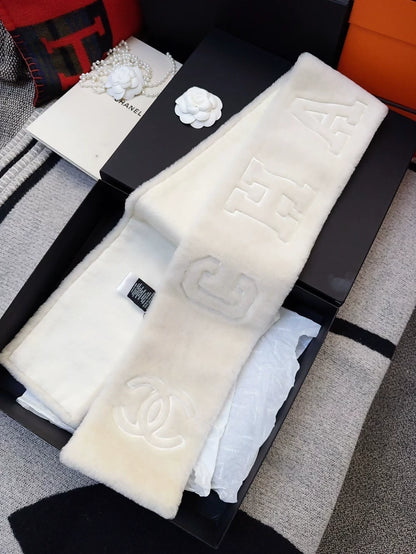 Chanel 24n Coco Neige Ski  off-white scarf