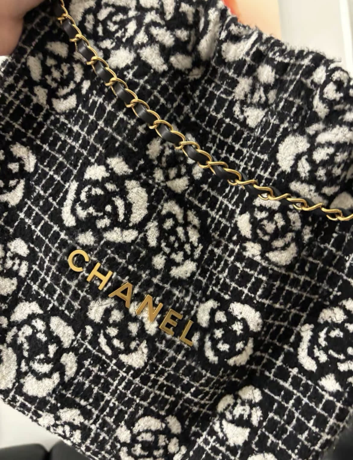 CHANEL 22 TWEED HANDBAG