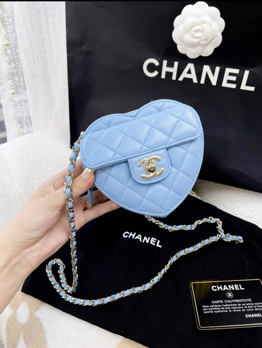 CHANEL Chanel 22S baby blue small heart bag - Small Crossbody Bag - Secondhand luxury from Wararni