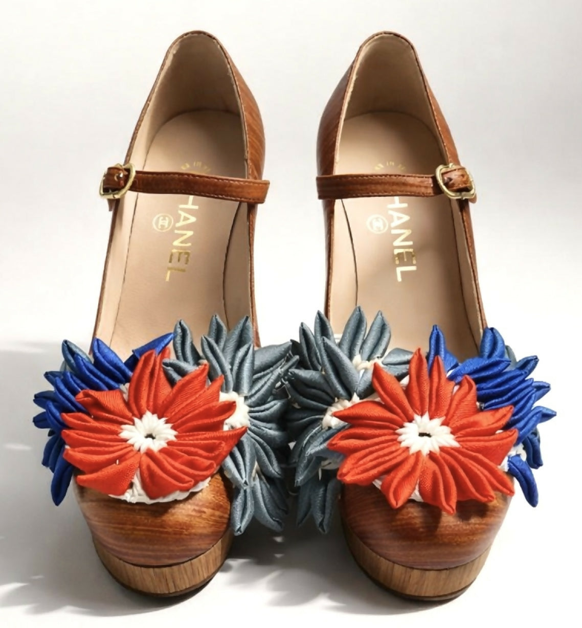 CHANEL 10P RUNWAY FLORAL PLATFORM MARYJANE WOODEN HEELS EU 39