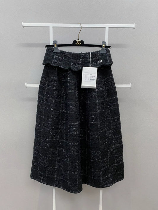 Chanel 21A black lace skirt