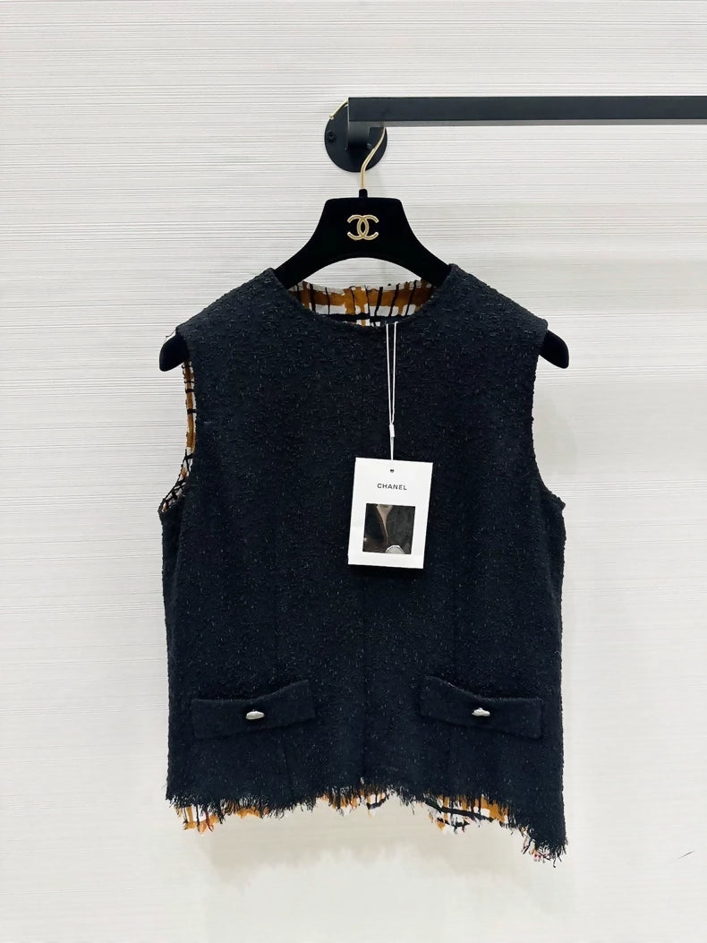 Chanel 26s woven asymmetrical vest, F36