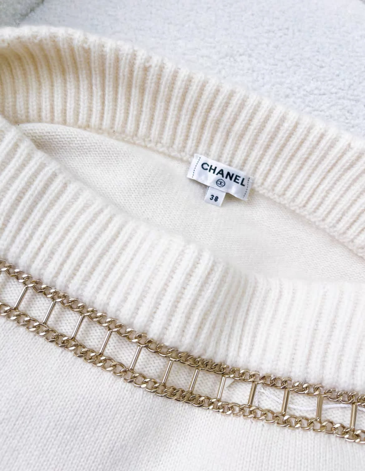 Chanel Off-White Cashmere Knitted Sweater Top