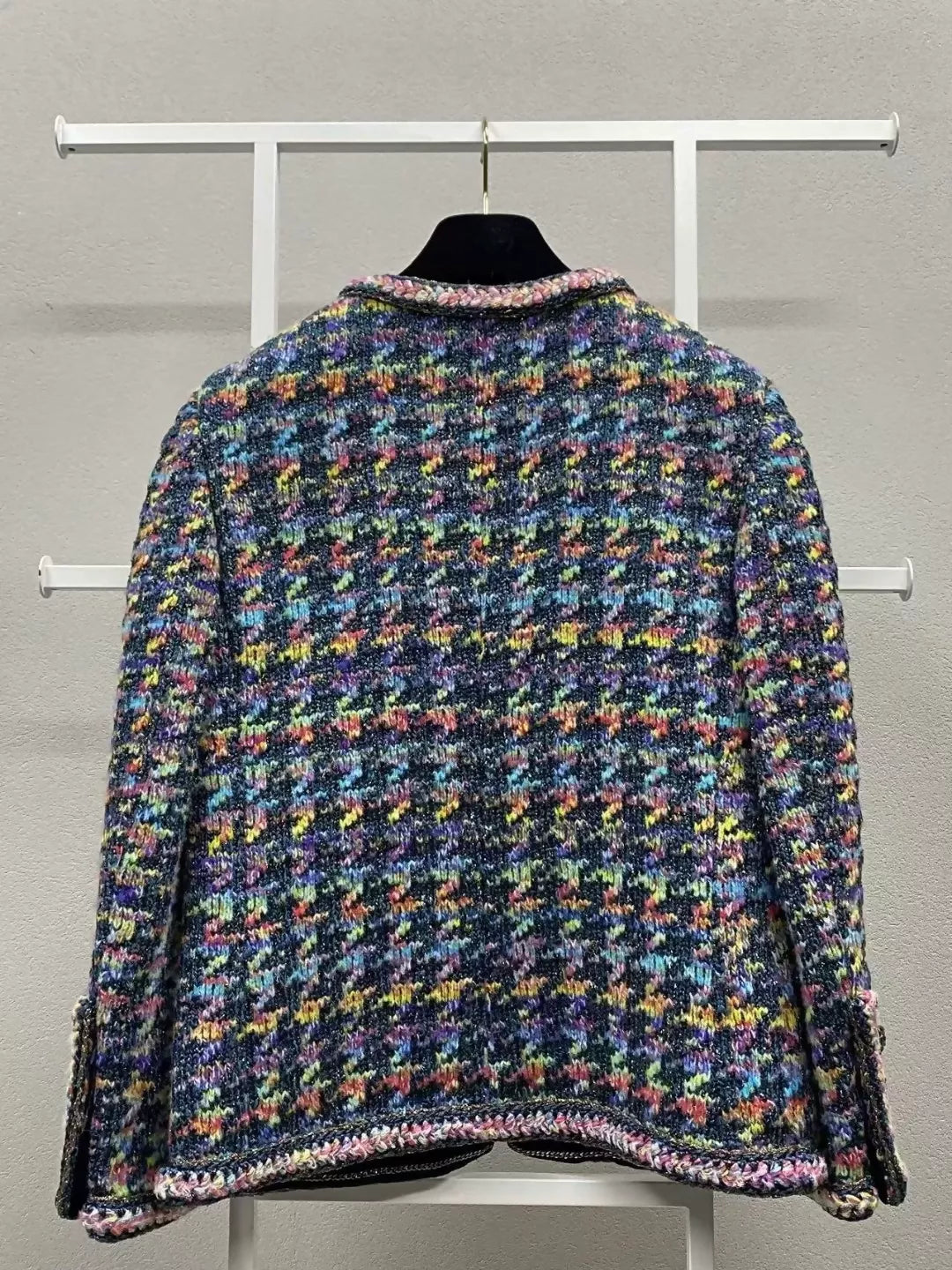 Chanel 2022 Early Autumn Houndstooth Tweed Jacket