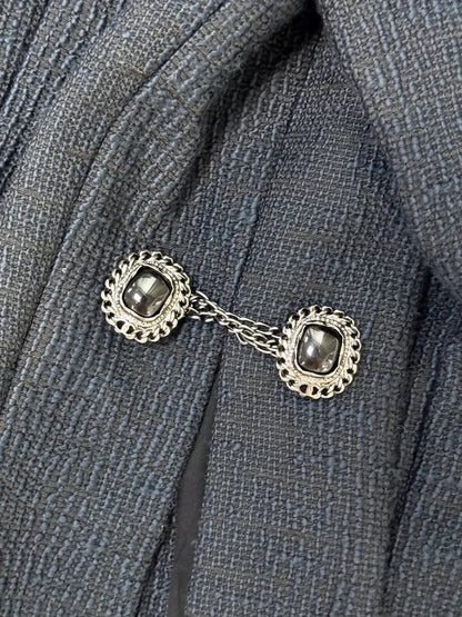 Chanel 2010 Spring/Summer black and white collar bow-tie cardigan