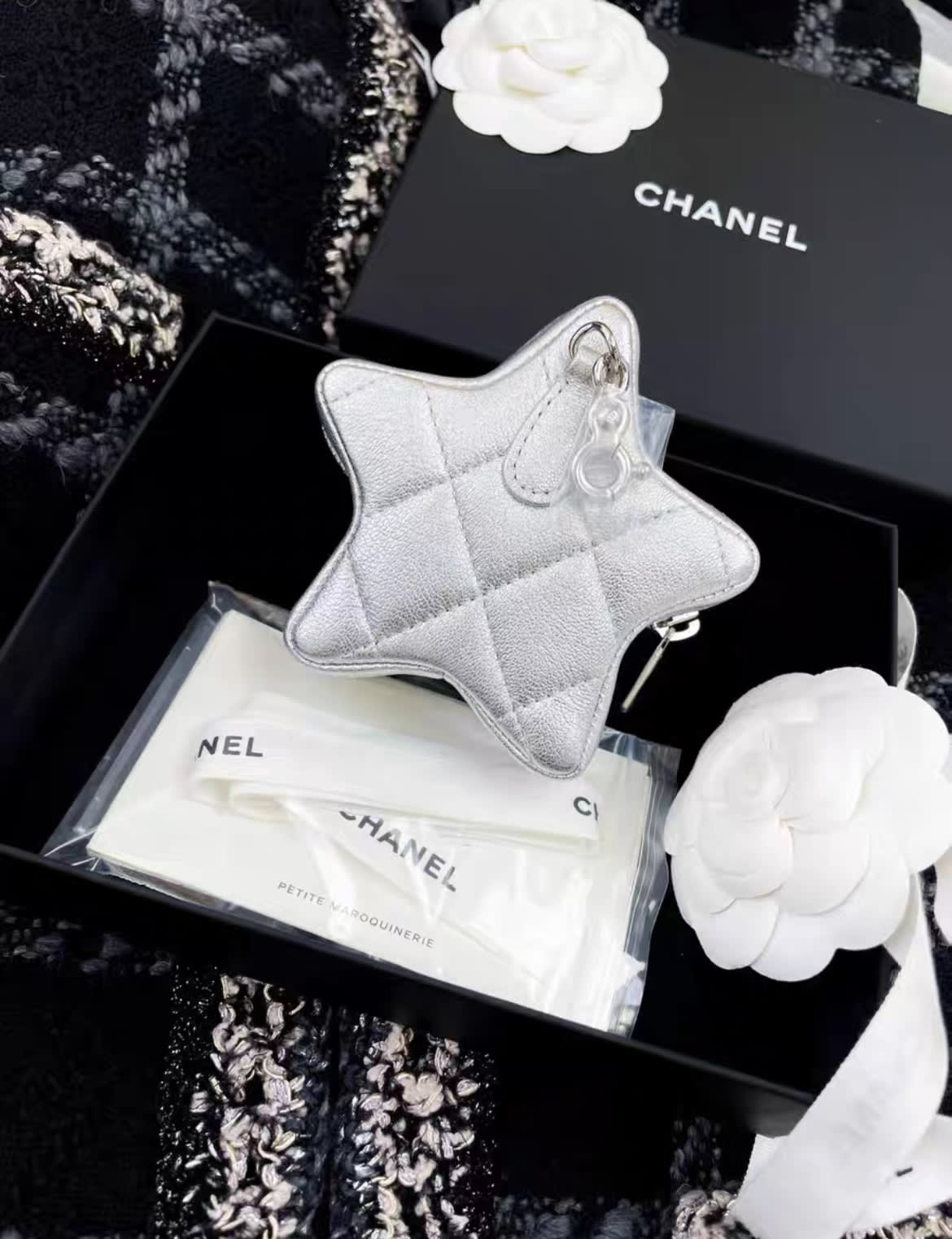 24C Chanel Mini Silver metallic lambskin STAR CC Logo Coin Purse charm