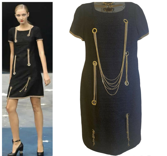 CHANEL 08P RUNWAY BLACK TWEED DRESS GOLD CC LOGO CHAINS FR 50