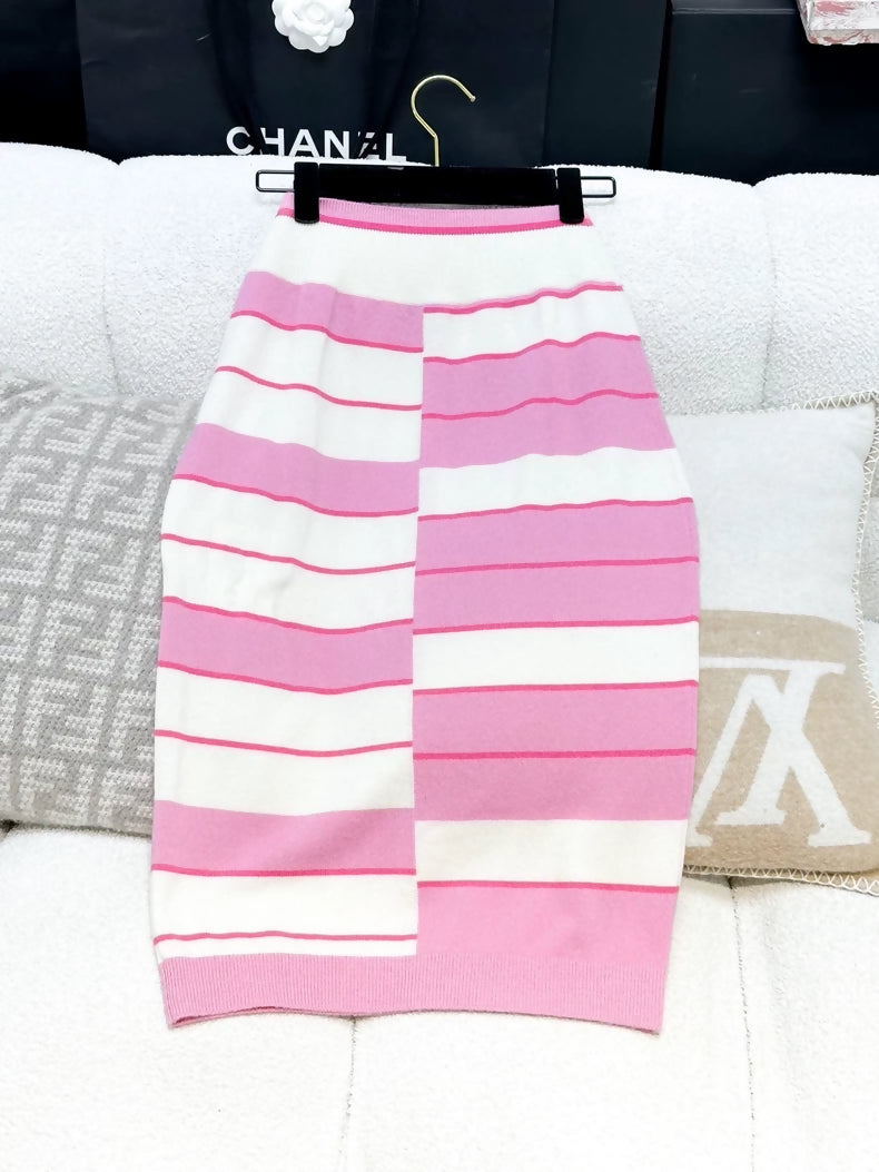 Chanel 19C Pink and White Knit Skirt